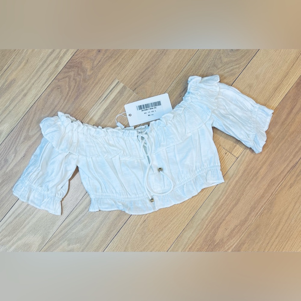 SAINTS & SECRETS White Ruffle Off The Shoulder Tie Front Crop Top Size Large NWT
